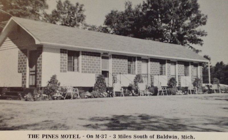 Motel BBT (Pines Motel) - Vintage Postcard (newer photo)